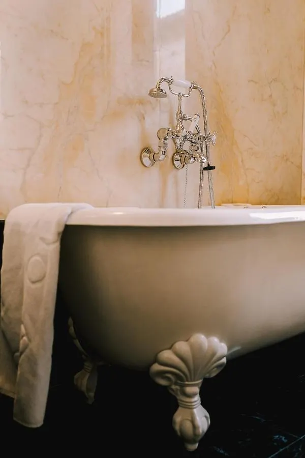 Maison Matilda - Luxury Rooms Treviso 2*,