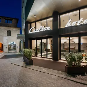 Carlton Hotel